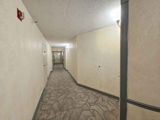 Building Photo - 511 Aurora Ave