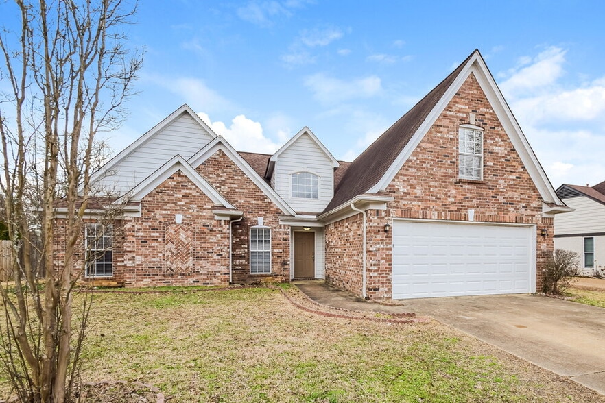 Building Photo - 6300 Sandbourne W