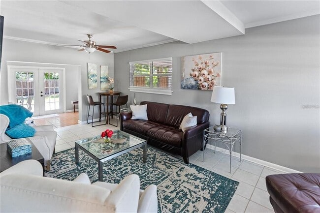 Building Photo - 3005 W Helen Ave