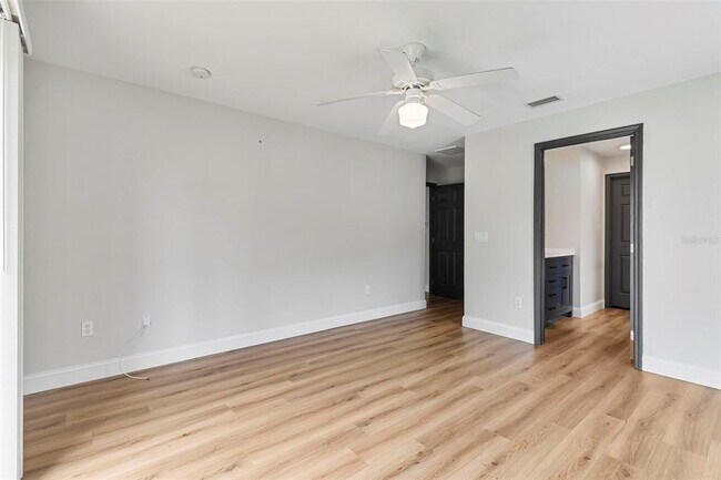 Building Photo - 2799 Thomas Ln