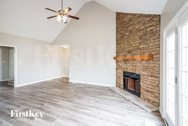 Building Photo - 3709 Meadow Ridge Ln