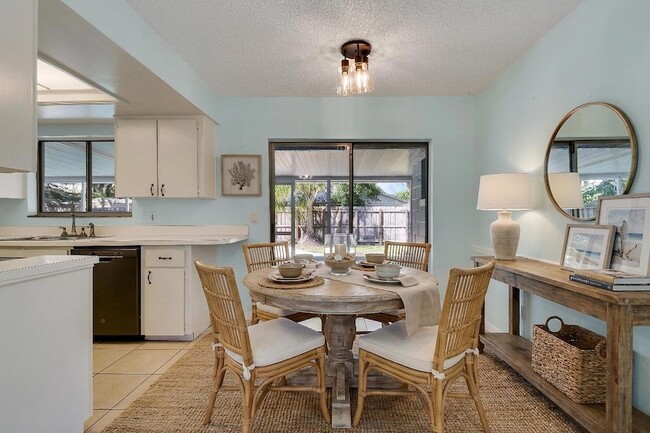 Building Photo - 2145 5th St