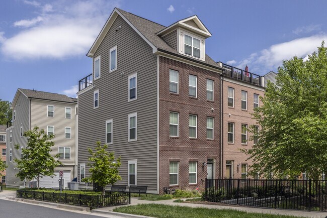 Primary Photo - 2375 Wyeth St