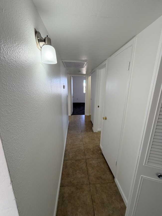 Building Photo - 10595 W Arica Rd