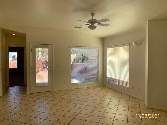 Building Photo - 4964 E Catalina Ct