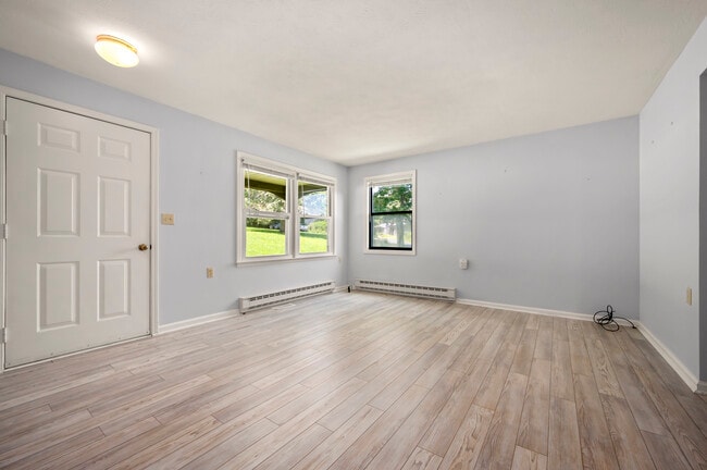 Building Photo - 24 Canter Ct