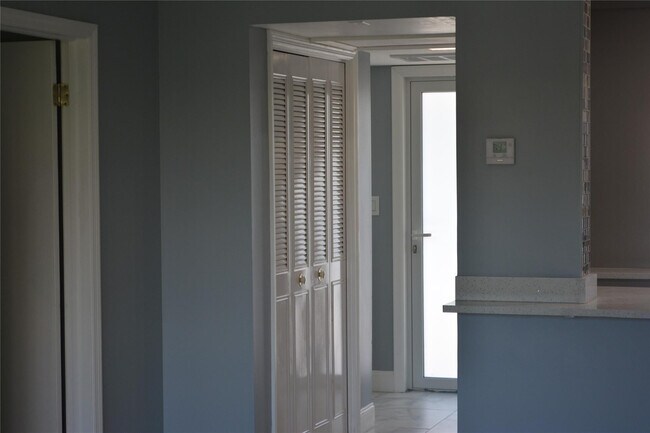 Building Photo - 1481 S Ocean Blvd