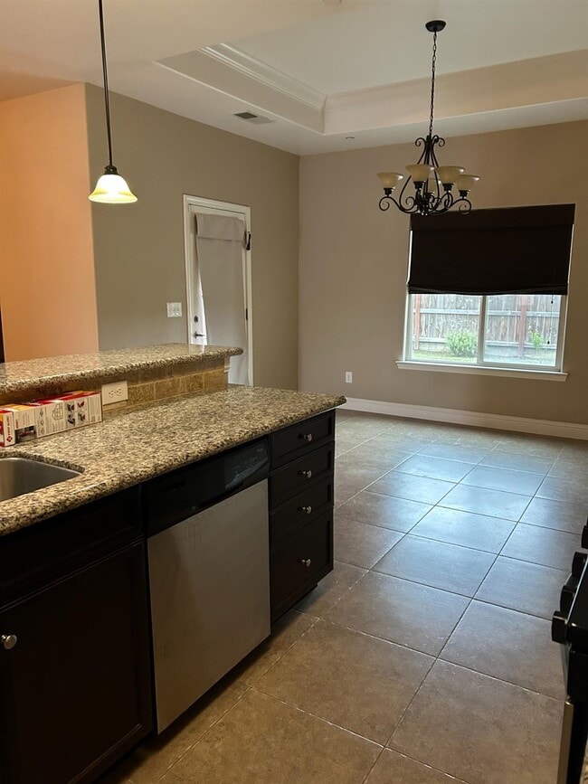 Building Photo - 2656 Cherry Tree Dr