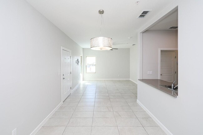 Building Photo - 7126 Rosson Rd