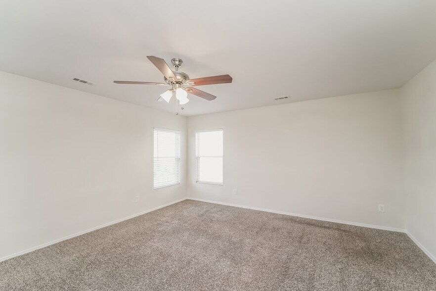 Building Photo - 6619 Ruth Ferrell Ct