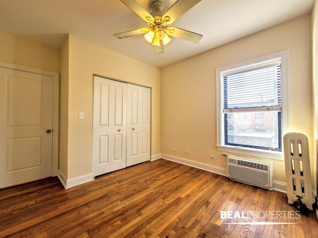 Building Photo - 1 bedroom in CHICAGO IL 60613