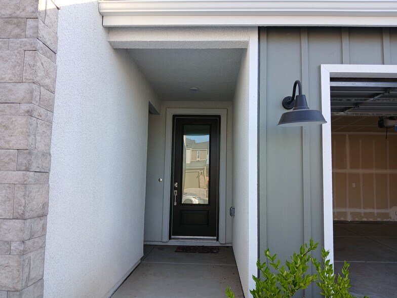 Building Photo - 1184 Atlantica Dr S