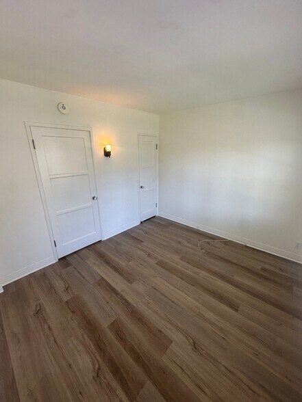 Building Photo - 4536 N Lakewood Blvd