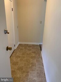 Building Photo - 1605 Charles St