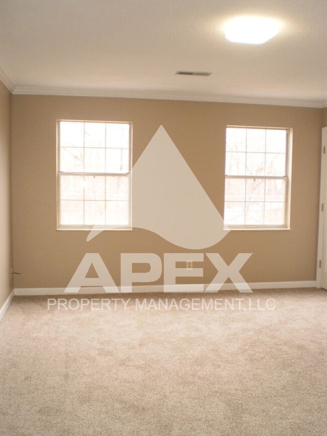 Building Photo - Spacious 3 Bd - 2.5 Ba  Cottage Style 2-St...