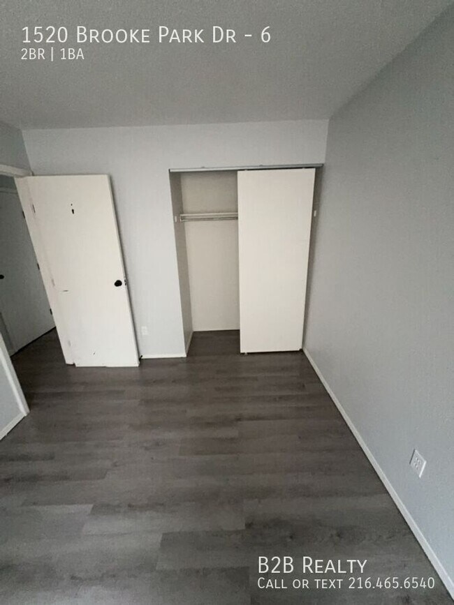 Building Photo - 1520 Brooke Park Dr