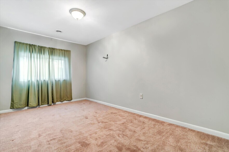 Building Photo - 6309 Sheppard Dr