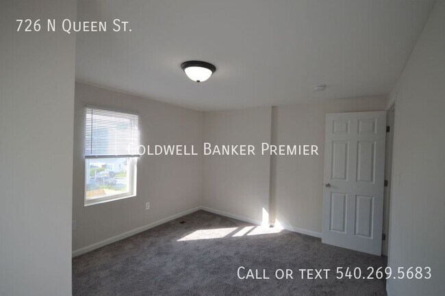 Building Photo - 726 N Queen St