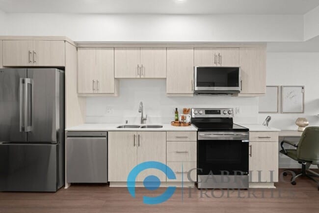 Interior Photo - Vadara West