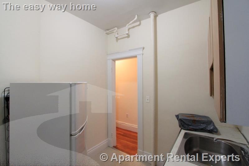 Building Photo - 29 Park Dr