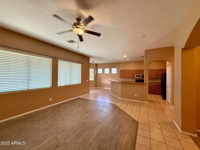 Building Photo - 4601 W Moss Springs Rd