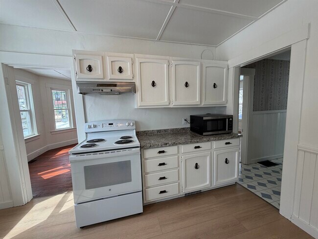 Building Photo - 78 Central St