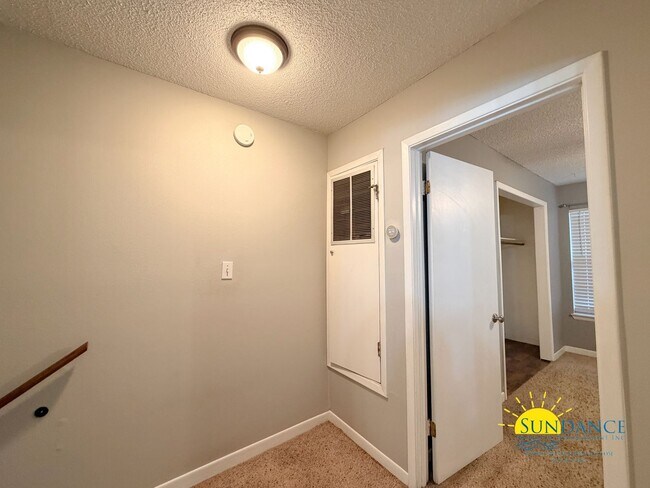 Building Photo - 705 Terrance Ct