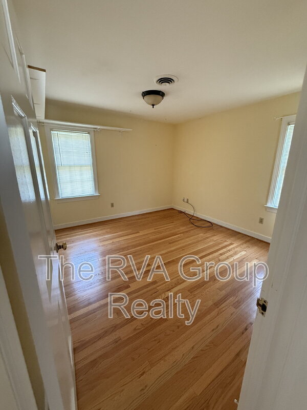 Building Photo - 10075 Aragon Dr