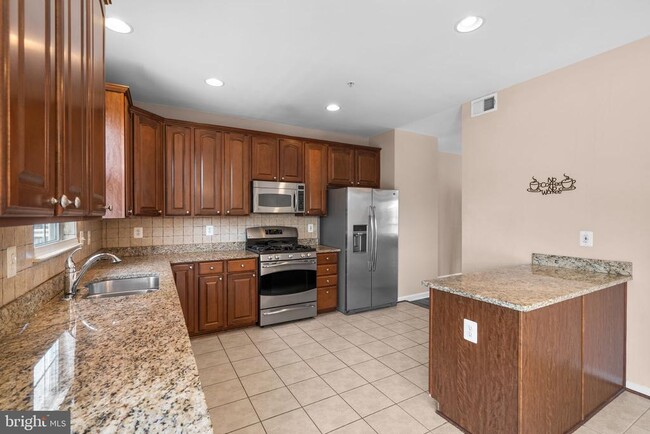 Building Photo - 7129 Water Oak Rd