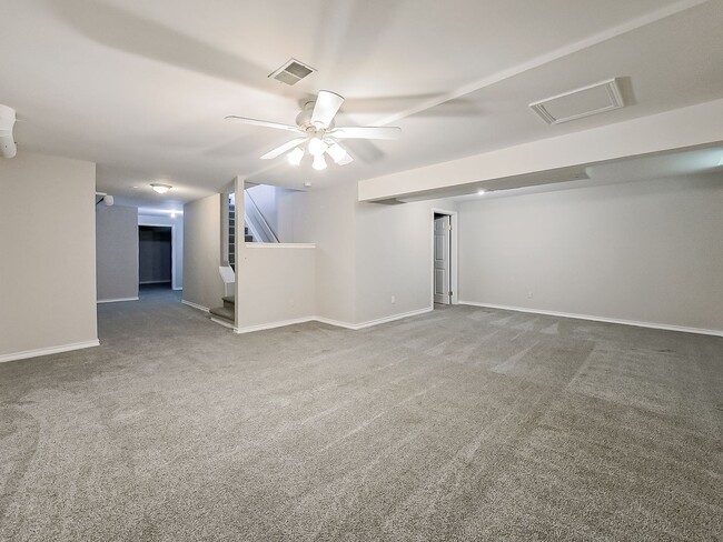Building Photo - Fully Upgraded 3-Bed Farmington Hills Home!