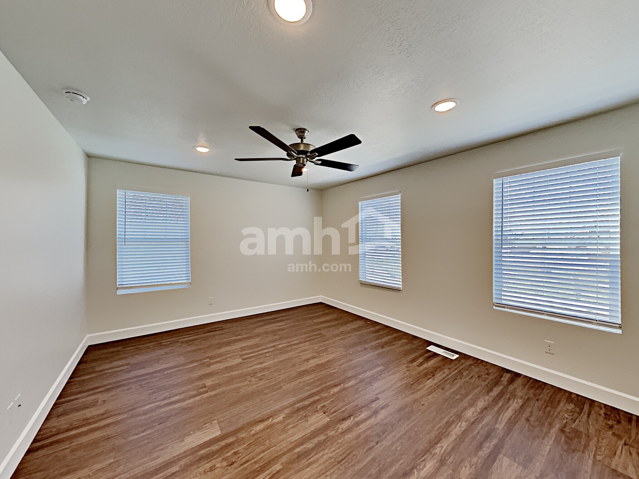 Building Photo - 11133 Kitty Hawk Rd