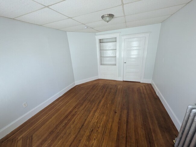 Building Photo - 156 Talbot Ave