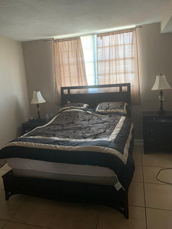 Building Photo - 3000 S Ocean Dr