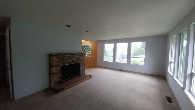 Building Photo - Charming 3BR/2BA Home Minutes to Sea-Tac Airport