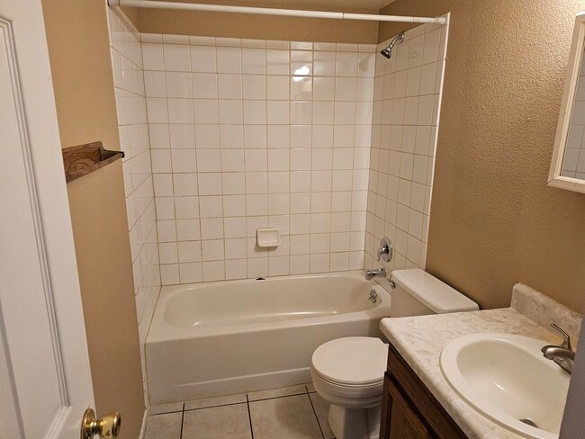 Building Photo - 3480 Cochran Dr