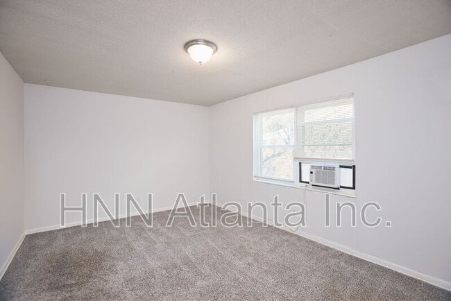 Building Photo - 1171 Woodland Ave NE