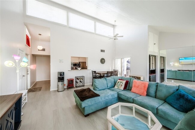 Building Photo - 722 White Pine Tree Rd