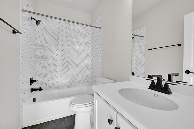 Building Photo - 5319 Spalding Pl