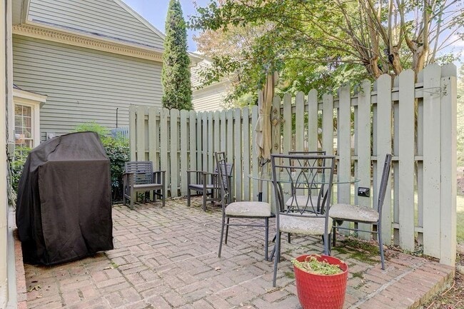 Building Photo - 27 Mt Vernon Cir