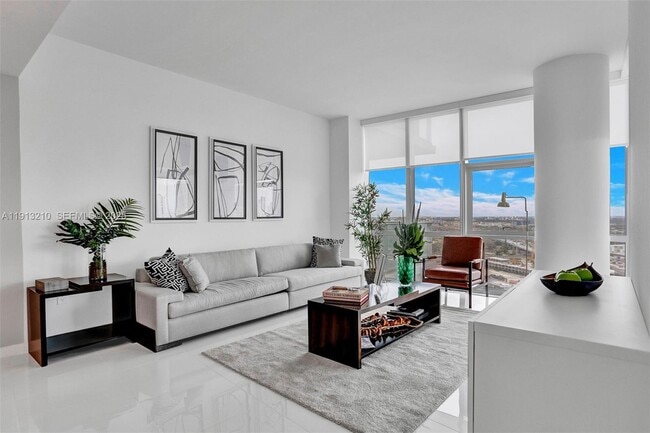 Building Photo - 851 NE 1st Ave