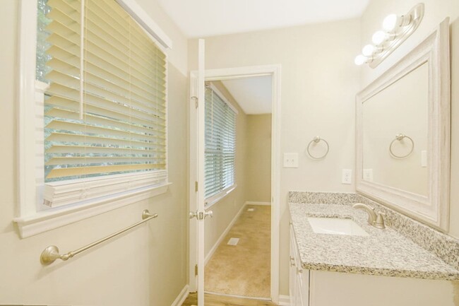 Building Photo - 2908 Buckthorne Ct