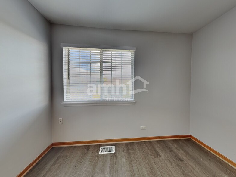 Building Photo - 1204 Stonecrop Ln