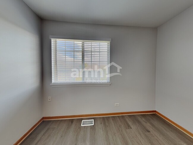 Building Photo - 1204 Stonecrop Ln