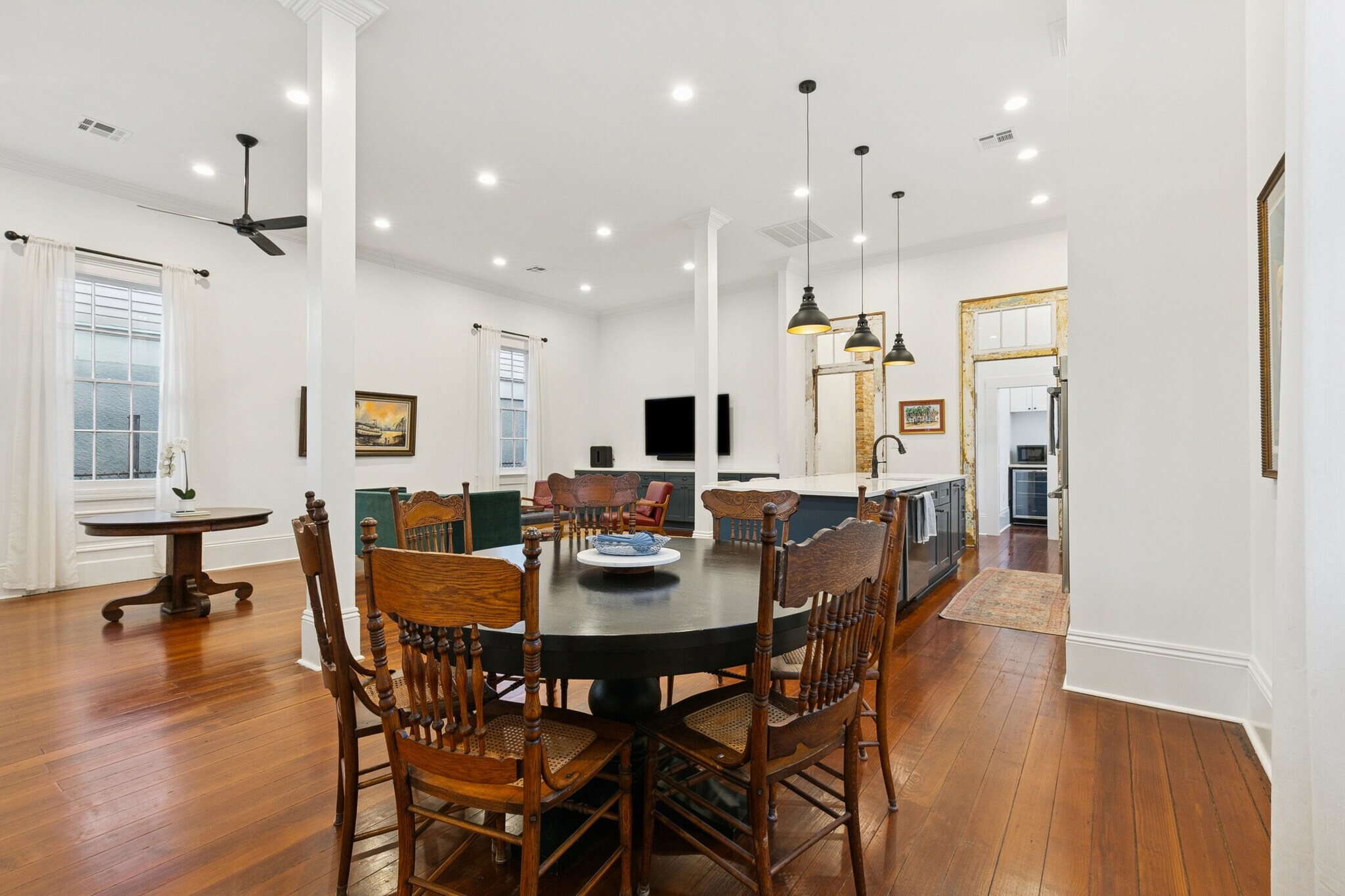dining room, open concept - 2337 N Rampart St
