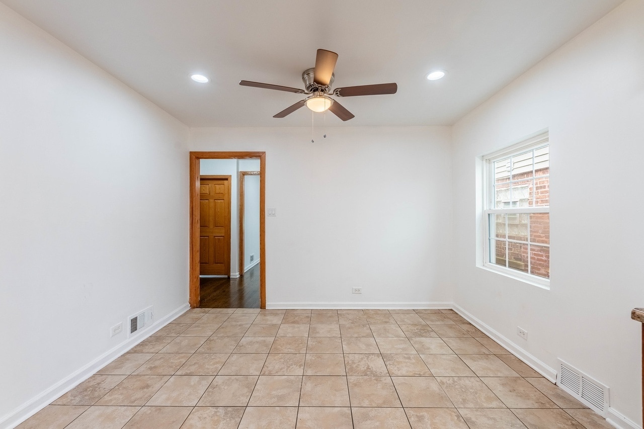 Building Photo - 3526 S 52nd Ct
