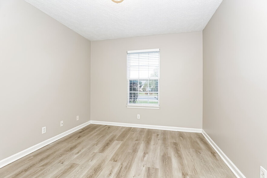 Building Photo - 1187 St Andrews Dr