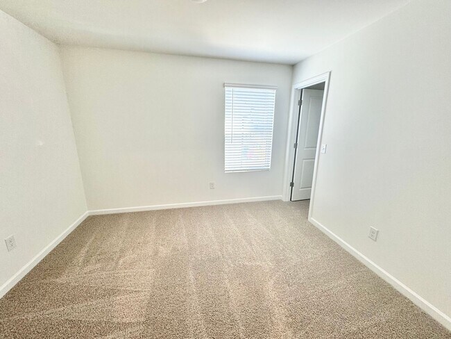 Building Photo - 1326 Stork Dr