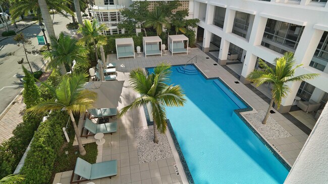 Building Photo - 155 E Boca Raton Rd