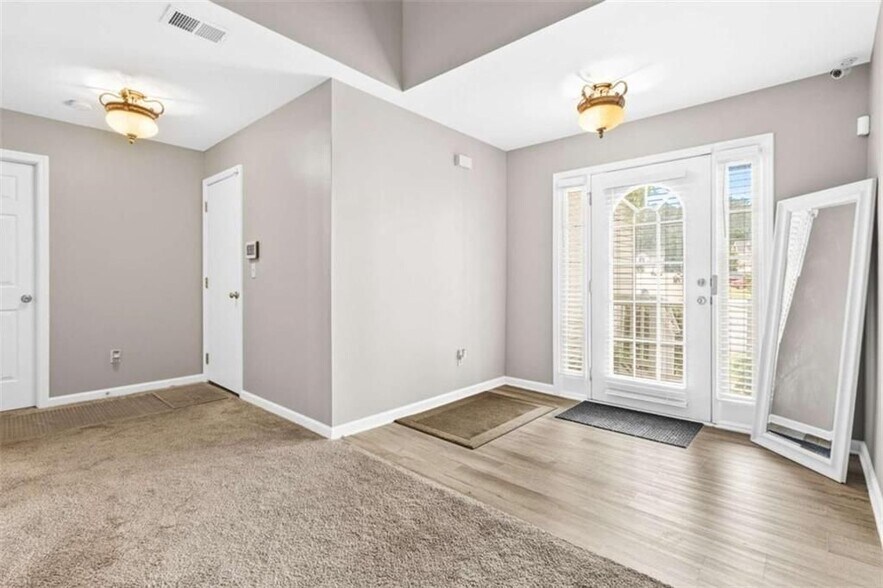 Building Photo - 7155 Laurel Creek Dr