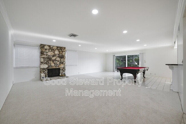 Building Photo - 5111 Roxborough Dr